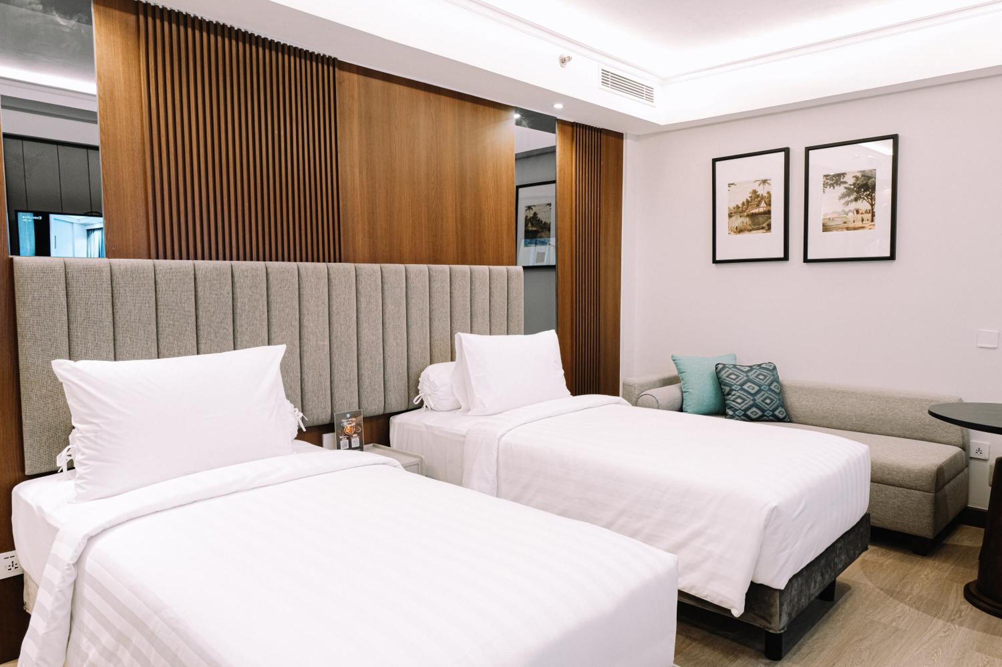 Deka Hotel Surabaya Hr Muhammad Dış mekan fotoğraf