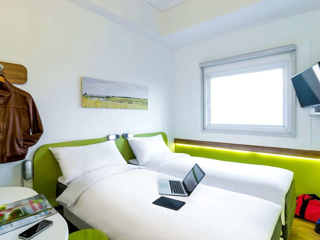 Deka Hotel Surabaya Hr Muhammad Dış mekan fotoğraf