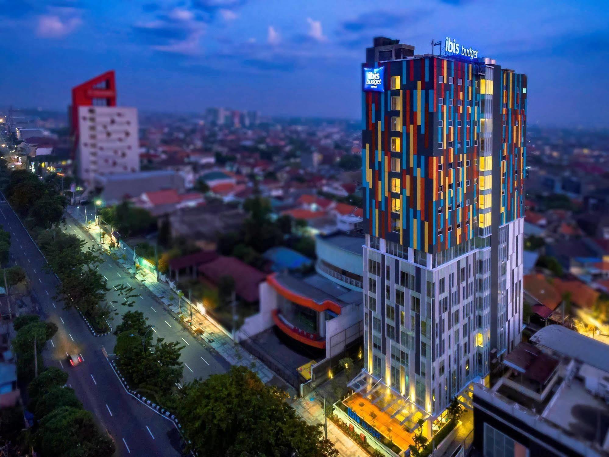 Deka Hotel Surabaya Hr Muhammad Dış mekan fotoğraf