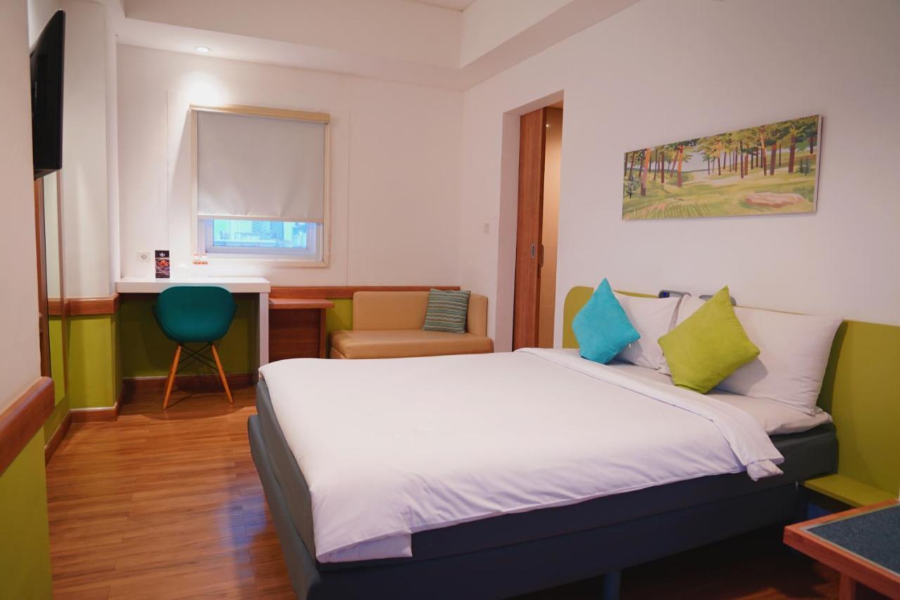 Deka Hotel Surabaya Hr Muhammad Dış mekan fotoğraf